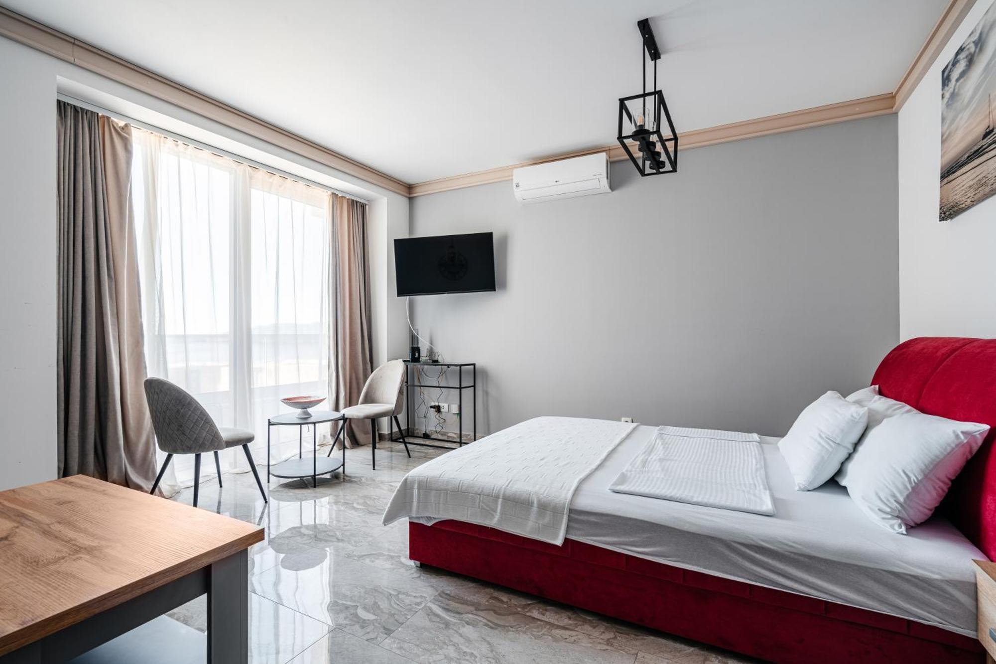 Aura Tower Aparments By In Property Rafailovici Kültér fotó